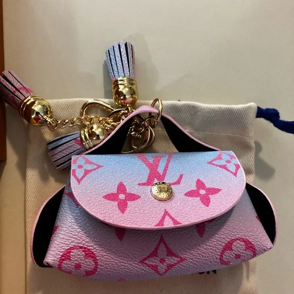 Pink Monogram Key Pouch/key chain- stamped on clasps- FULL INCLUSION- New - Picture 4 of 11